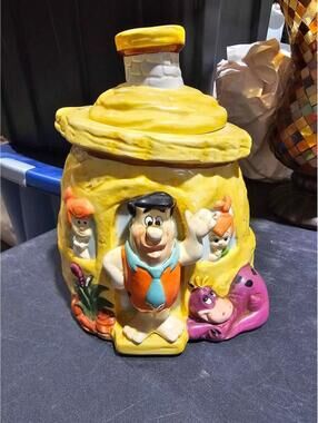 RARE VINTAGE HANNA BARBERA THE FLINTSTONES HOUSE COOKIE JAR ! 1990s